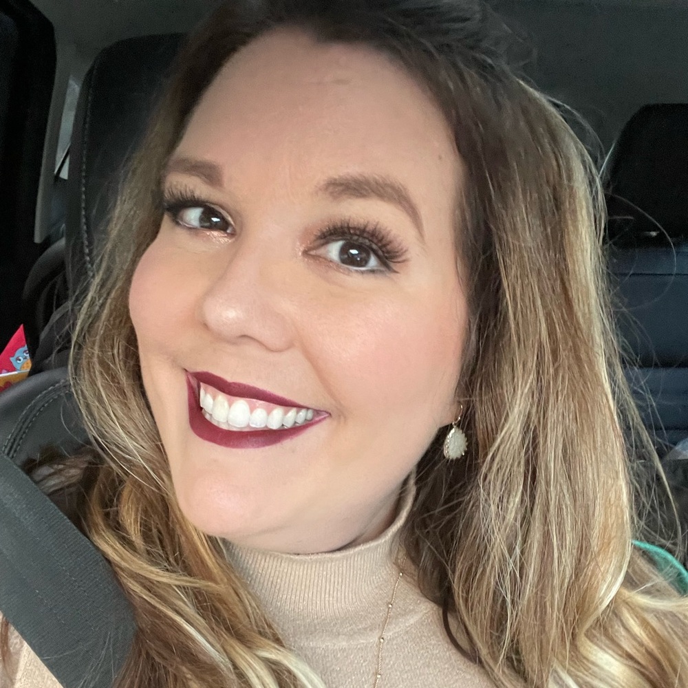 Meet your Posher, Adrienne